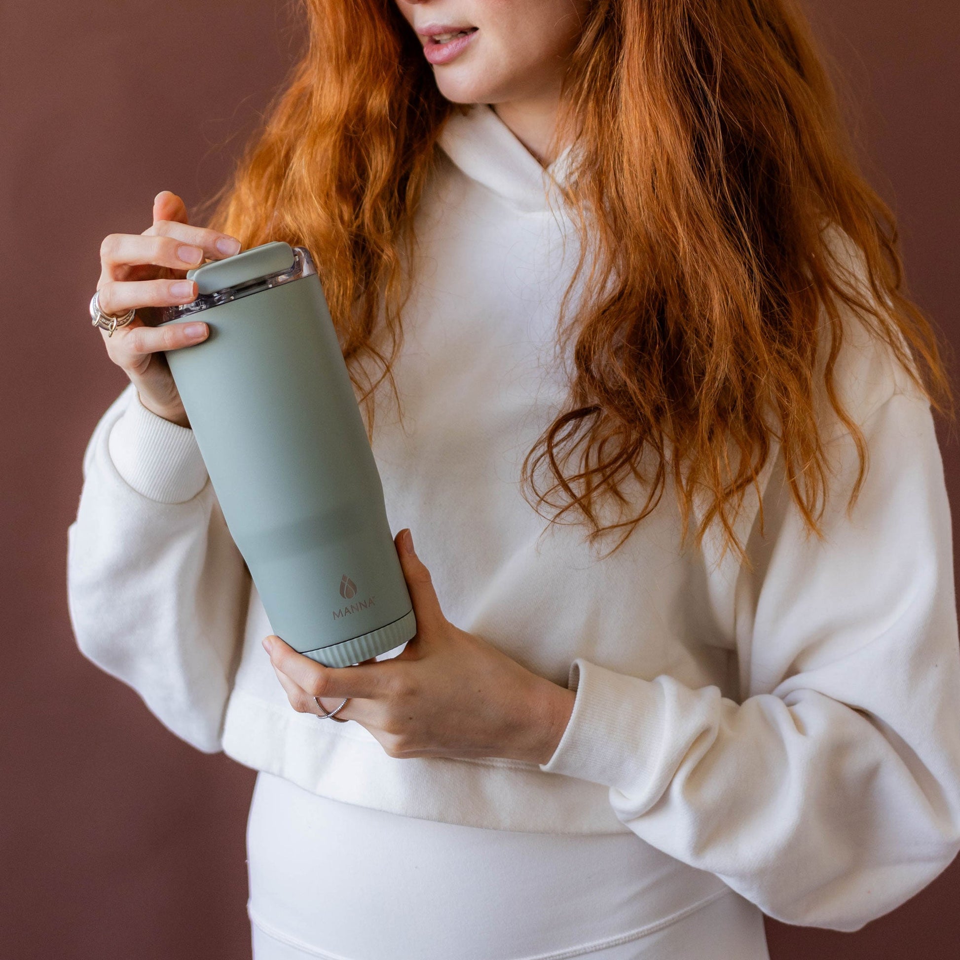 30-oz-groove-tumbler-p7 4Manna_Website_Lifestyles-17.jpg